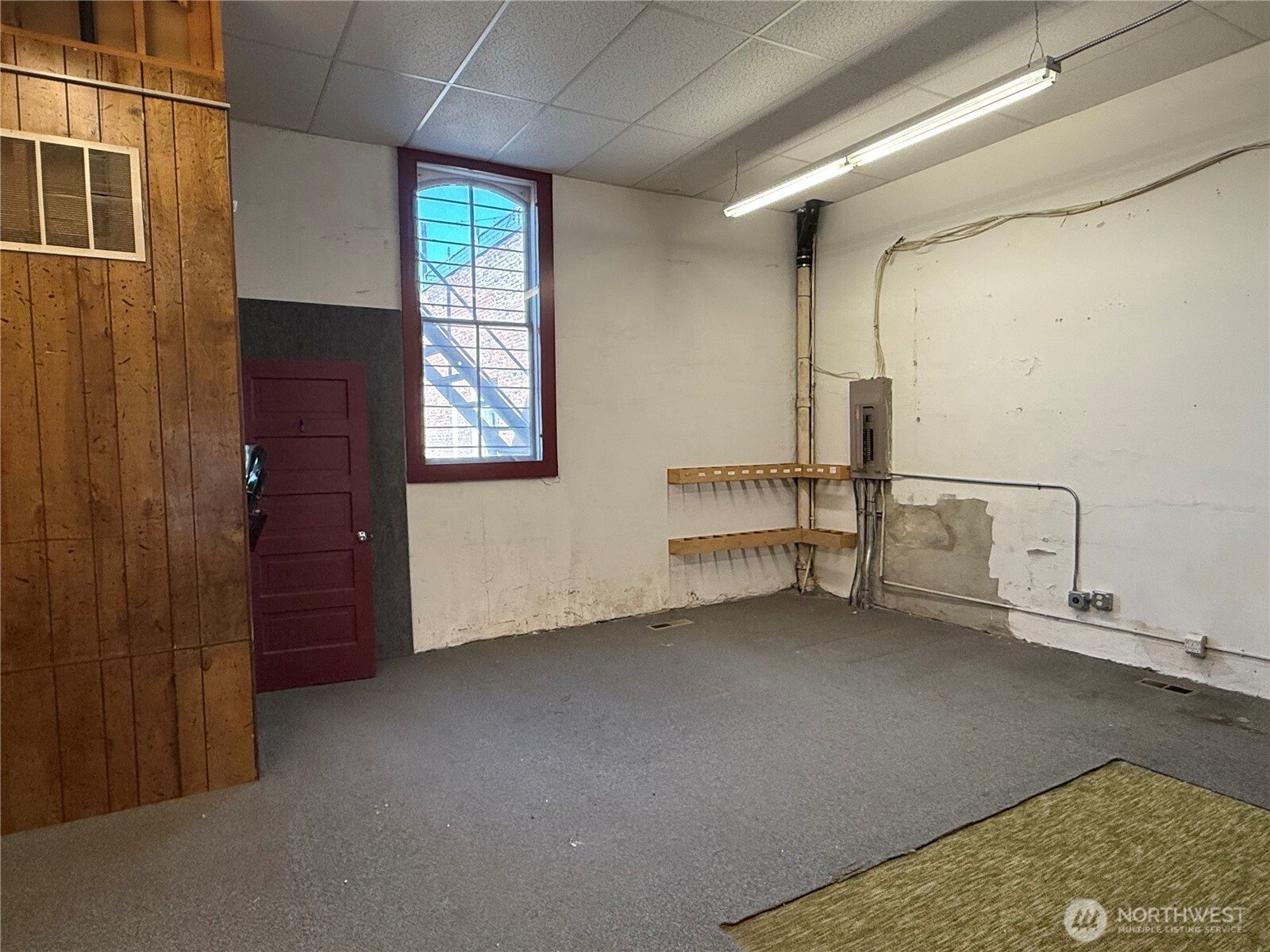 217 E Main Street Property Photo 8
