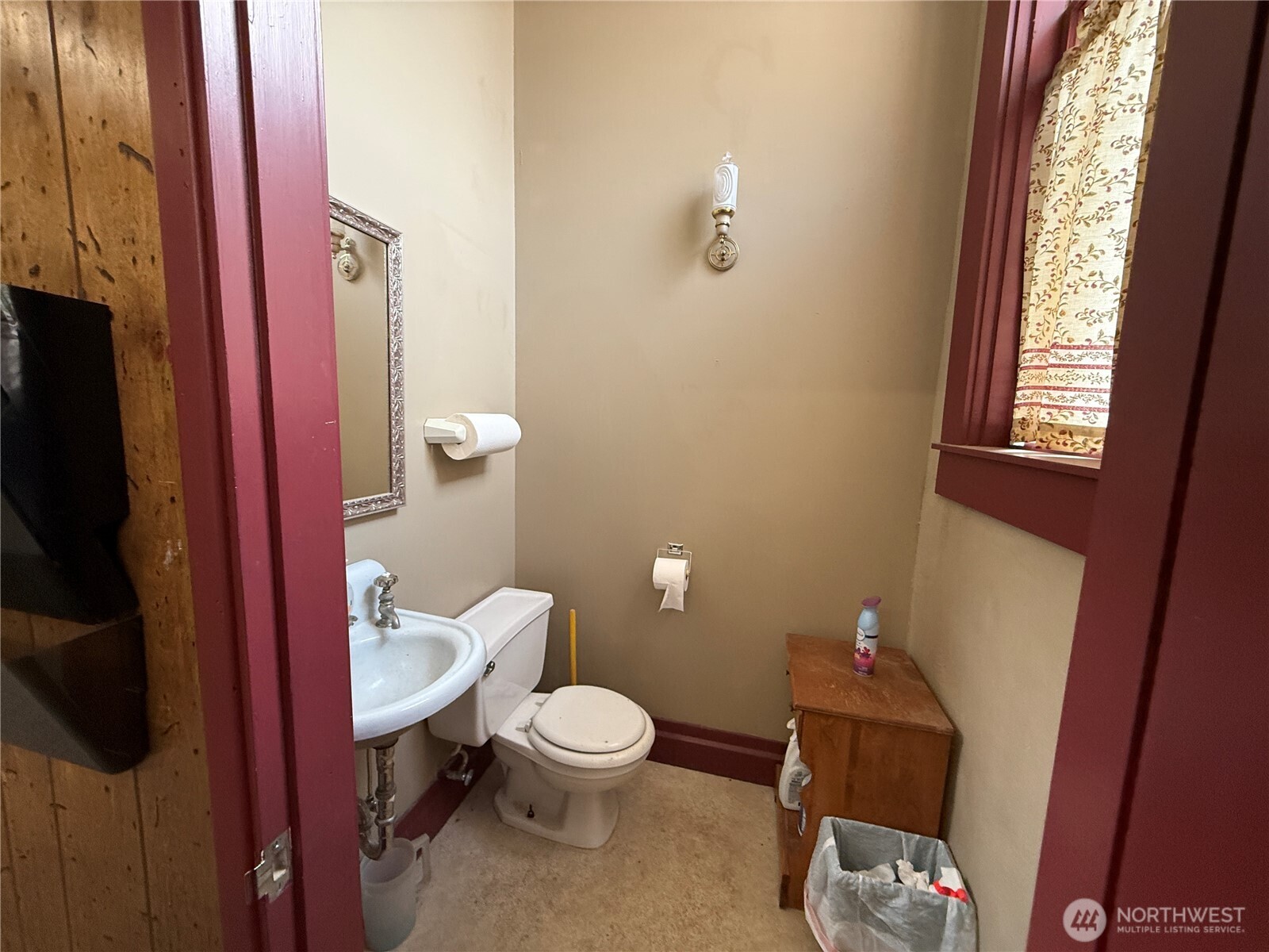 217 E Main Street Property Photo 12