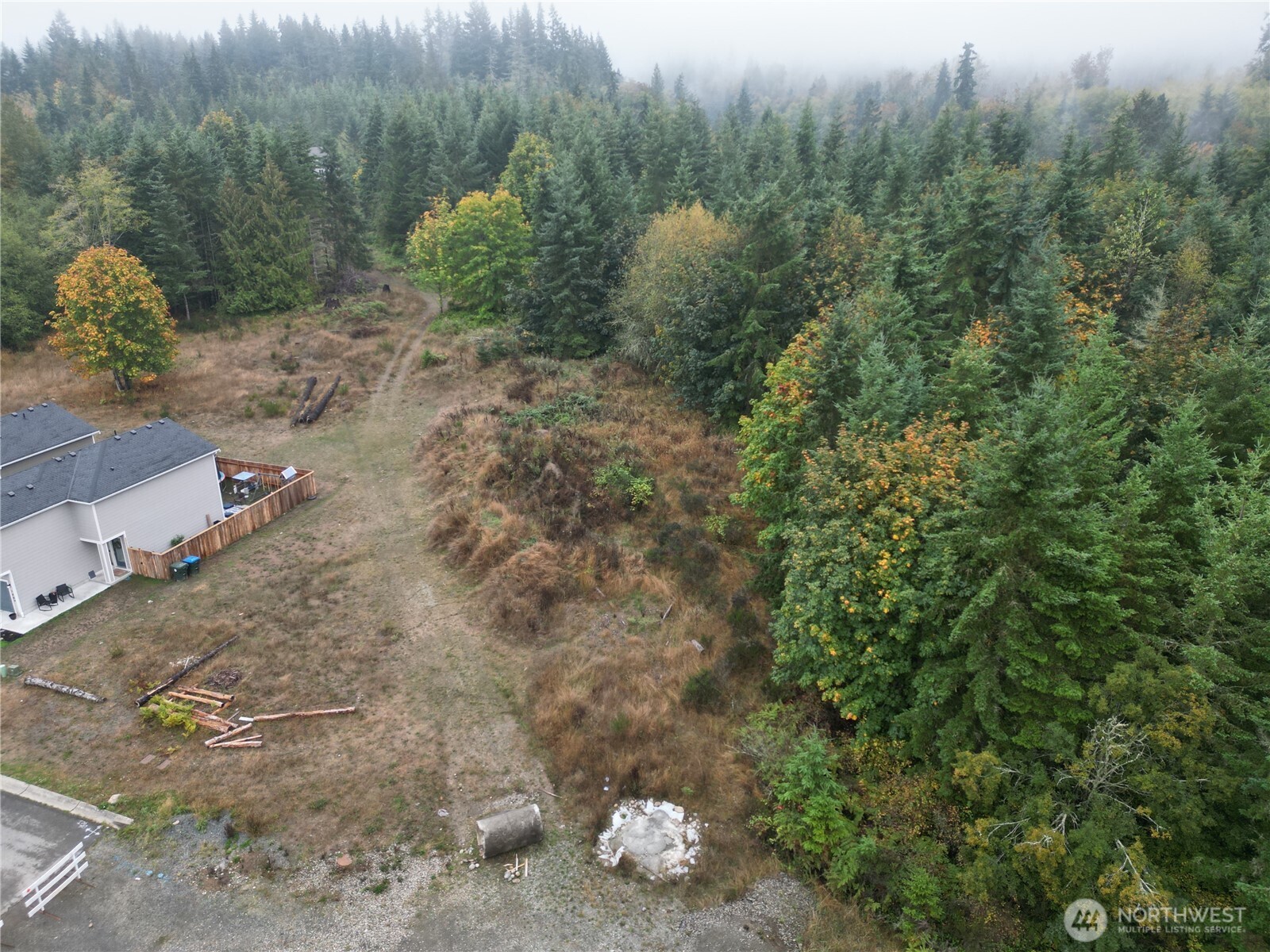 9999 Valley Creek Dr. Property Photo 5