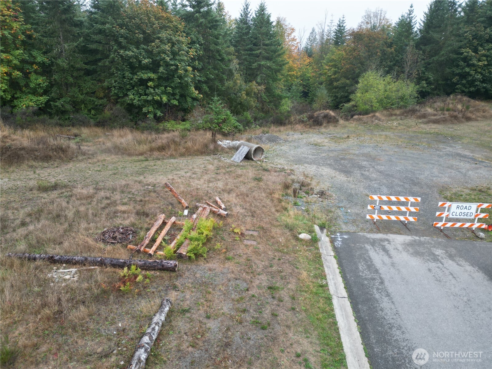 9999 Valley Creek Dr. Property Photo 10