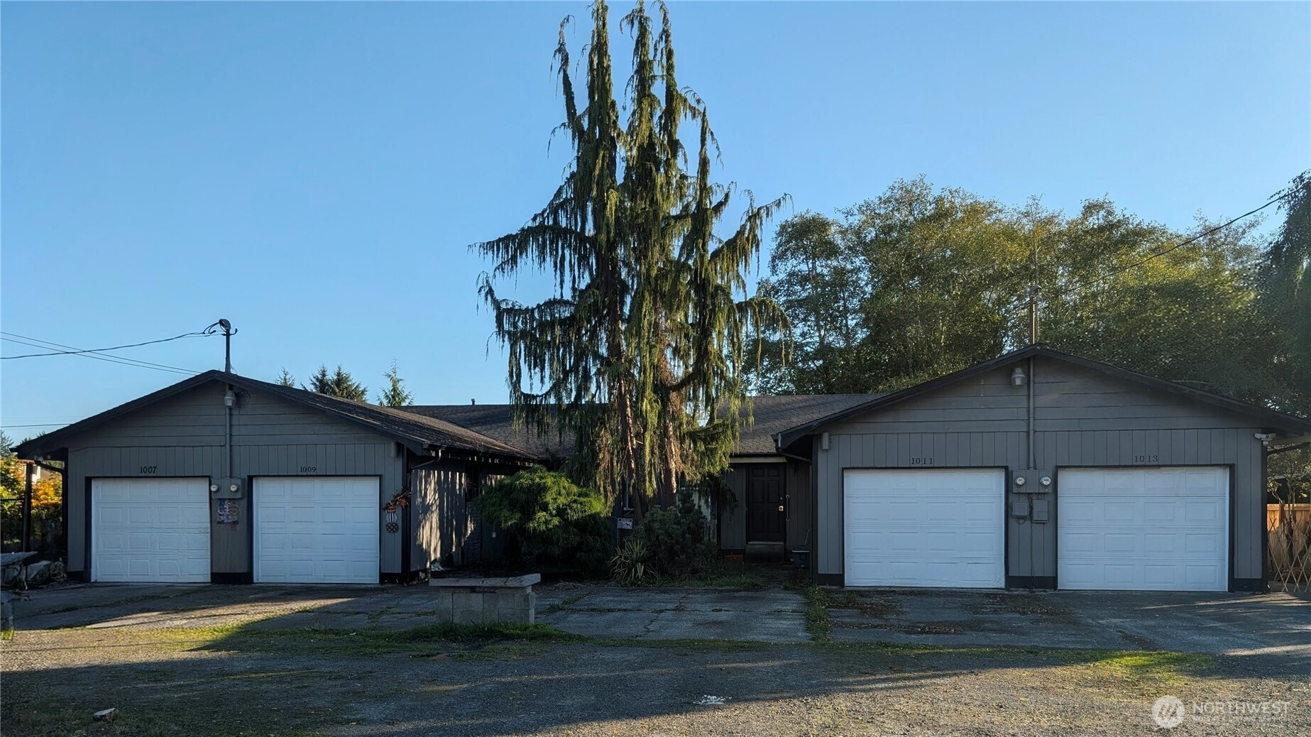 1007 Macfarlane Property Photo 1