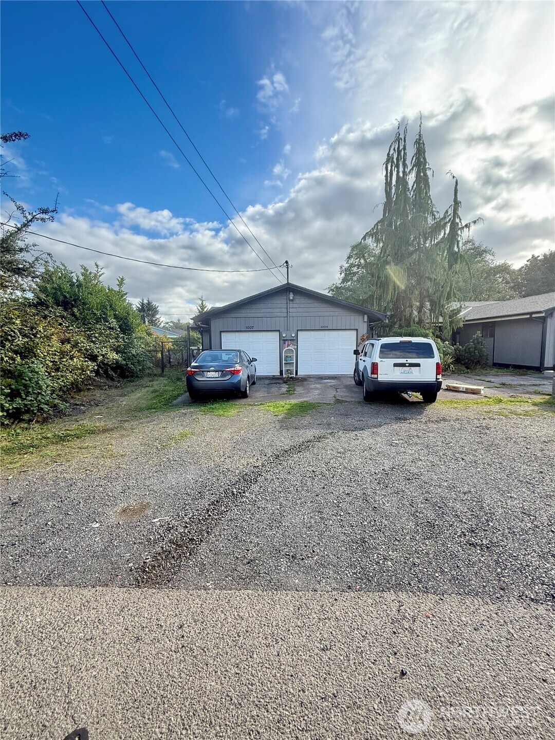 1007 Macfarlane Property Photo 5