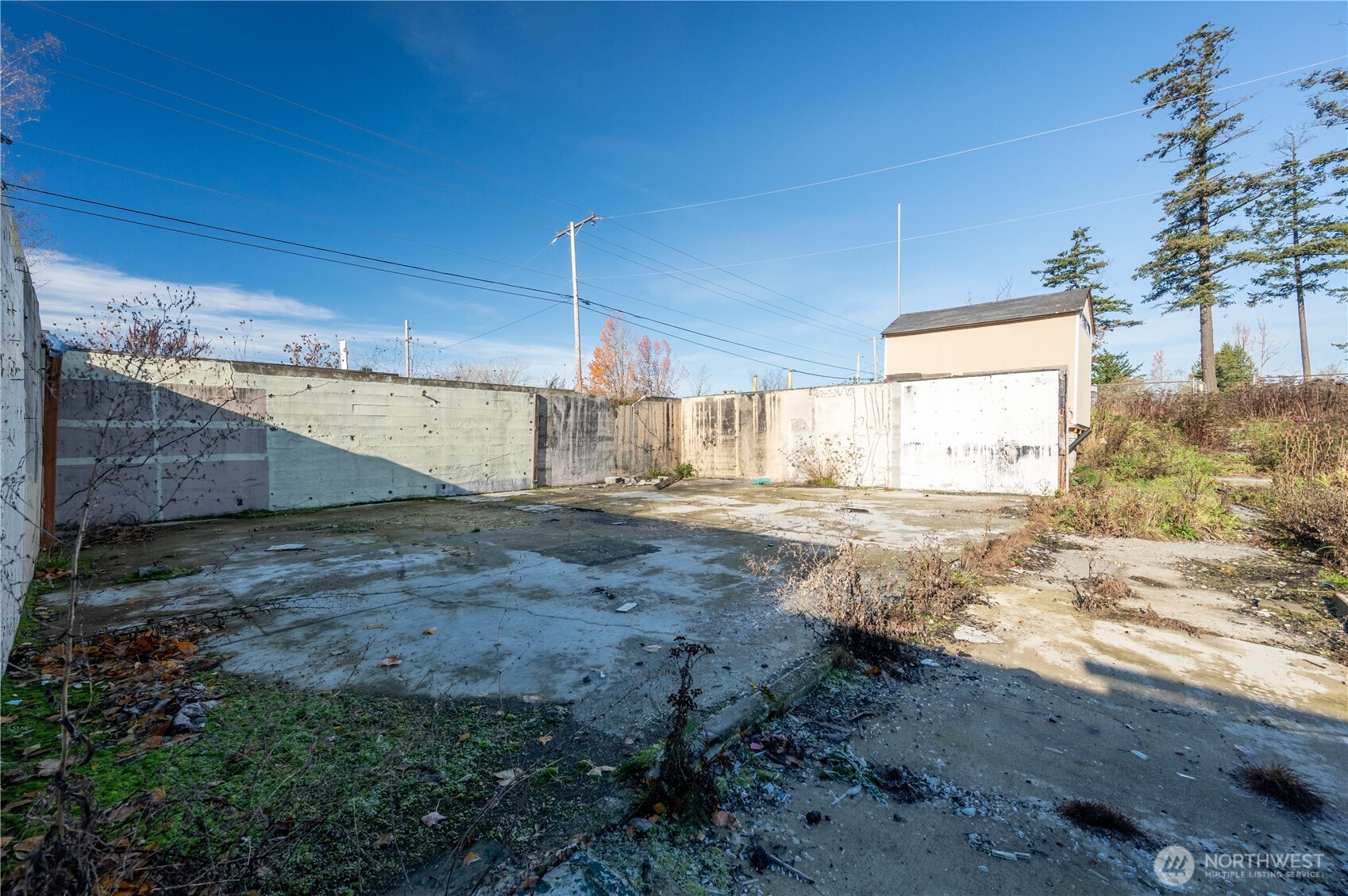 4492 Meridian Street Property Photo 12