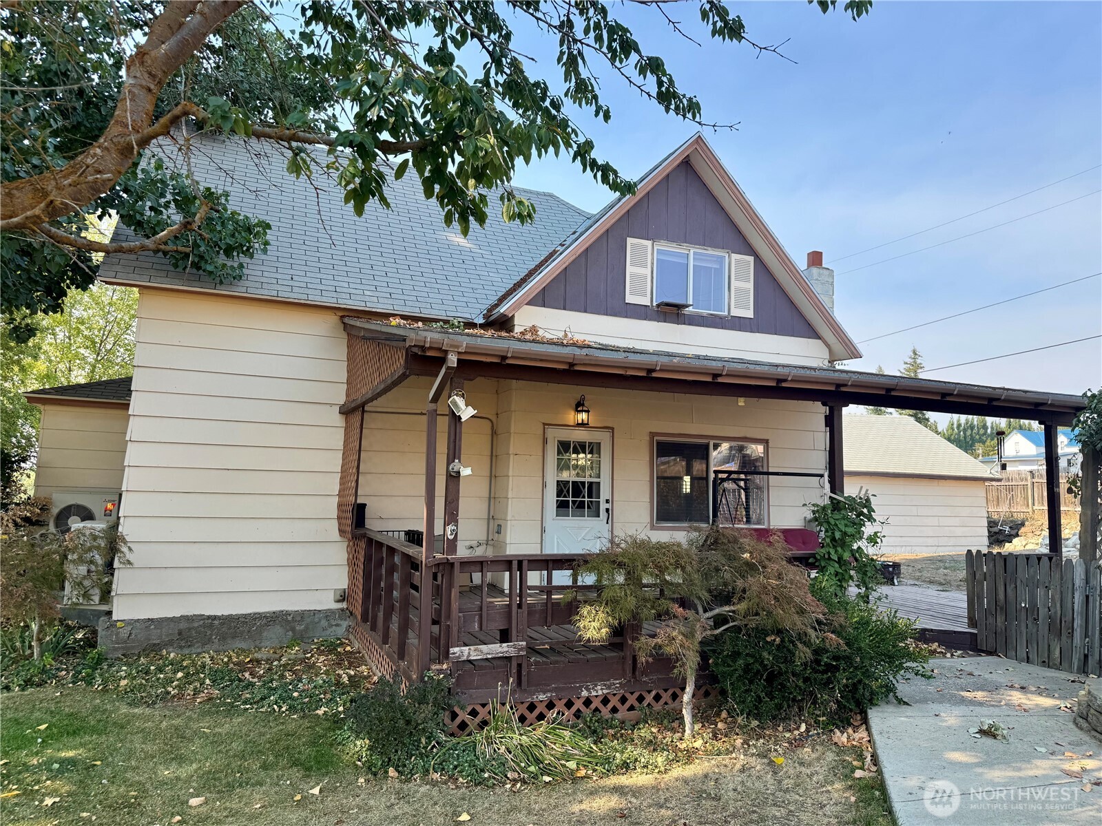 405 Nw Dellah Avenue Property Photo 1