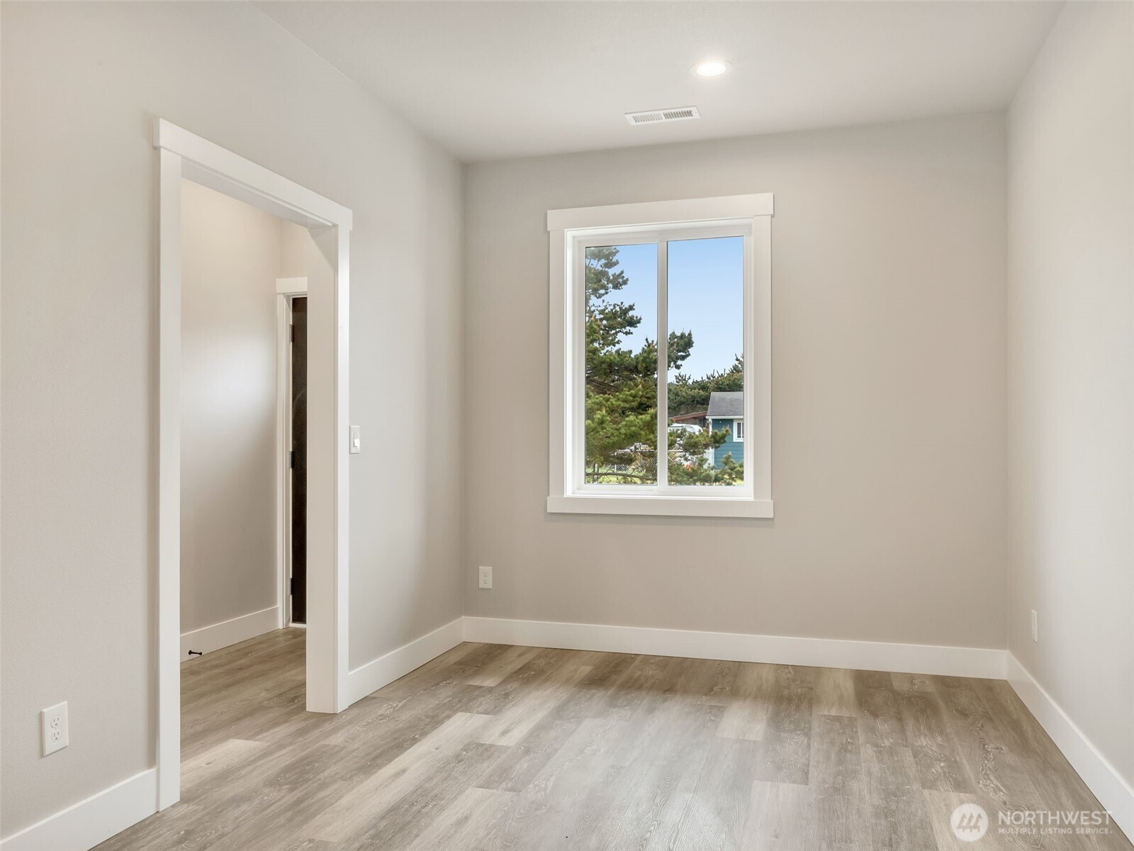 30410 H Street Property Photo 8