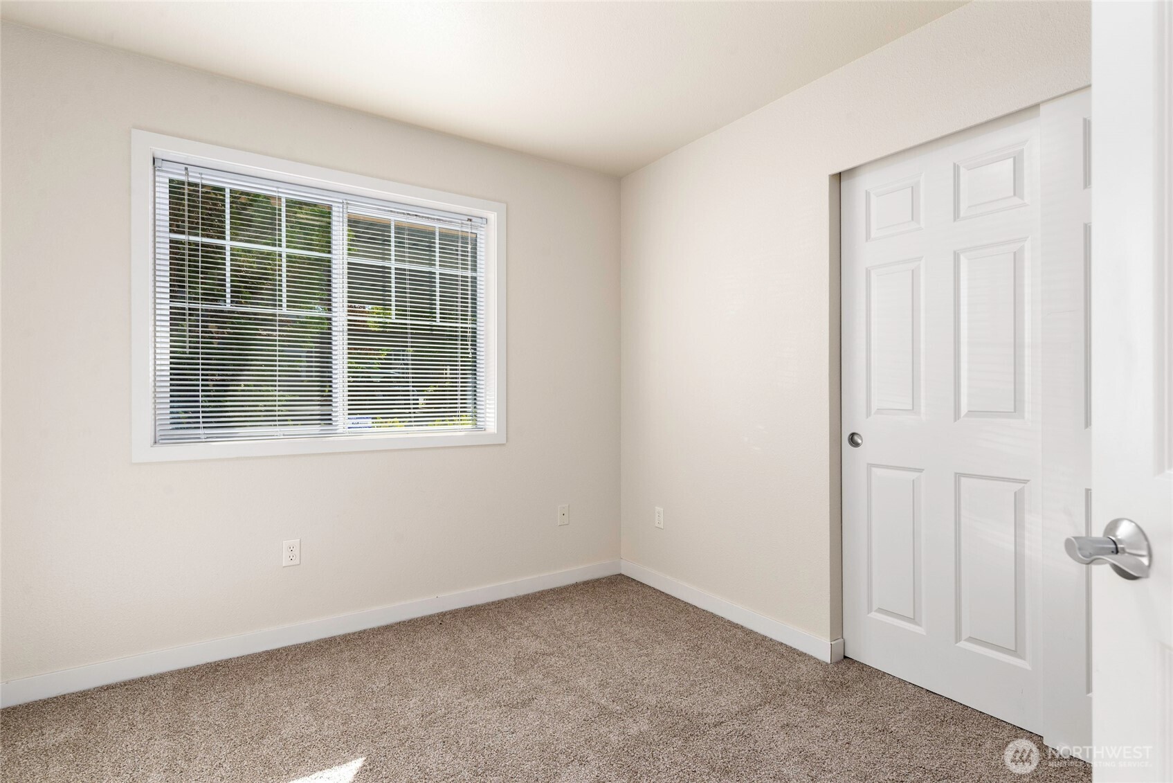 13421 97th Avenue 104 Property Photo 10