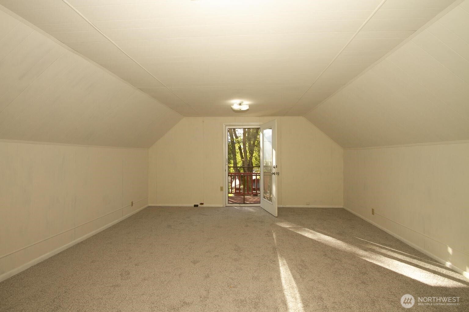 159 E 10th Avenue Property Photo 21