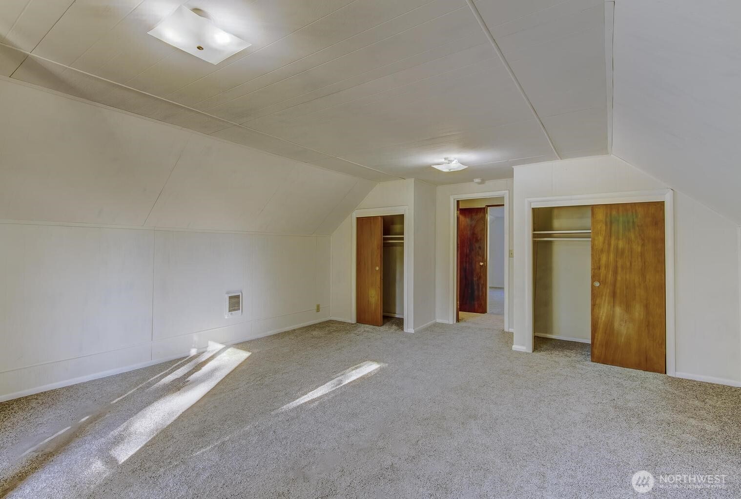 159 E 10th Avenue Property Photo 22