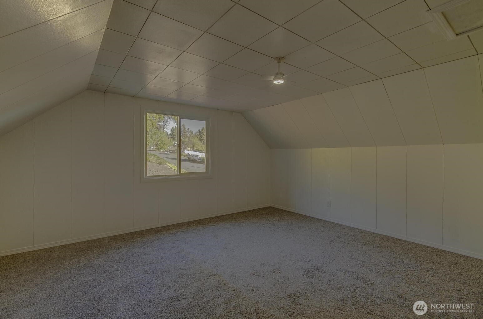 159 E 10th Avenue Property Photo 23