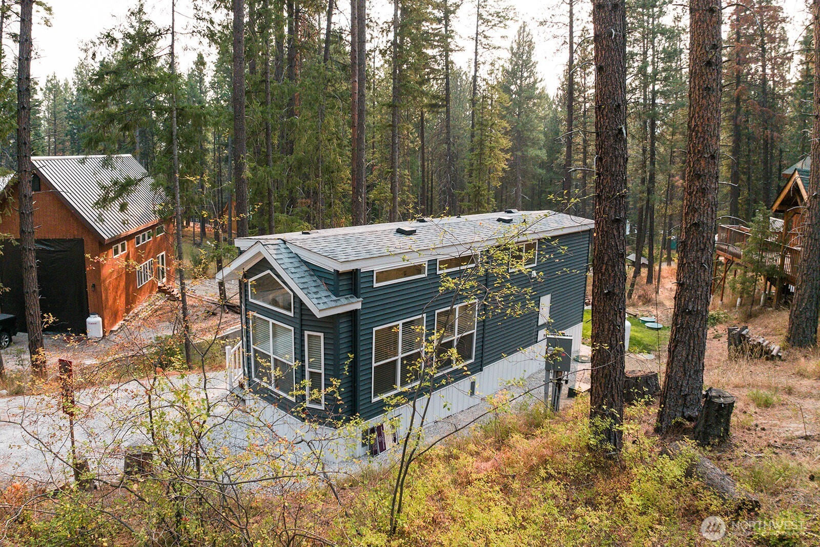 21512 Camp 12 Road Property Photo 1