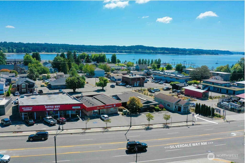 9050 Silverdale Way Property Photo 5