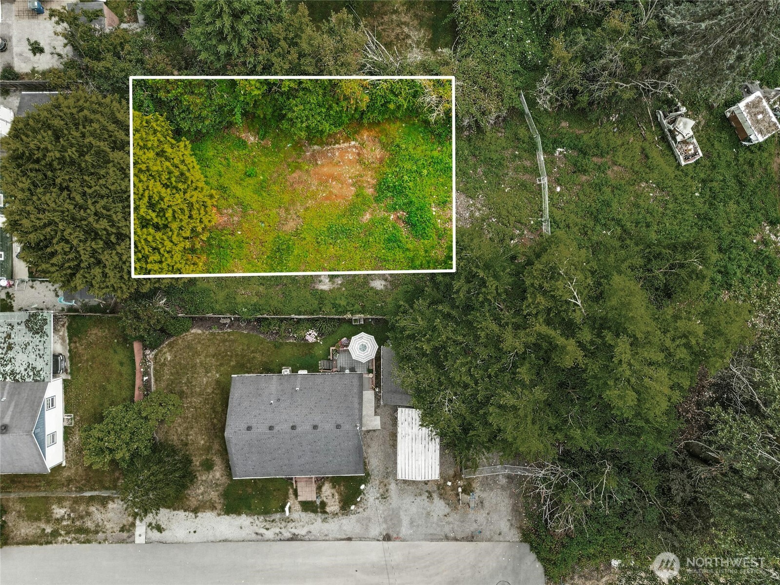523 Park Street Property Photo 2