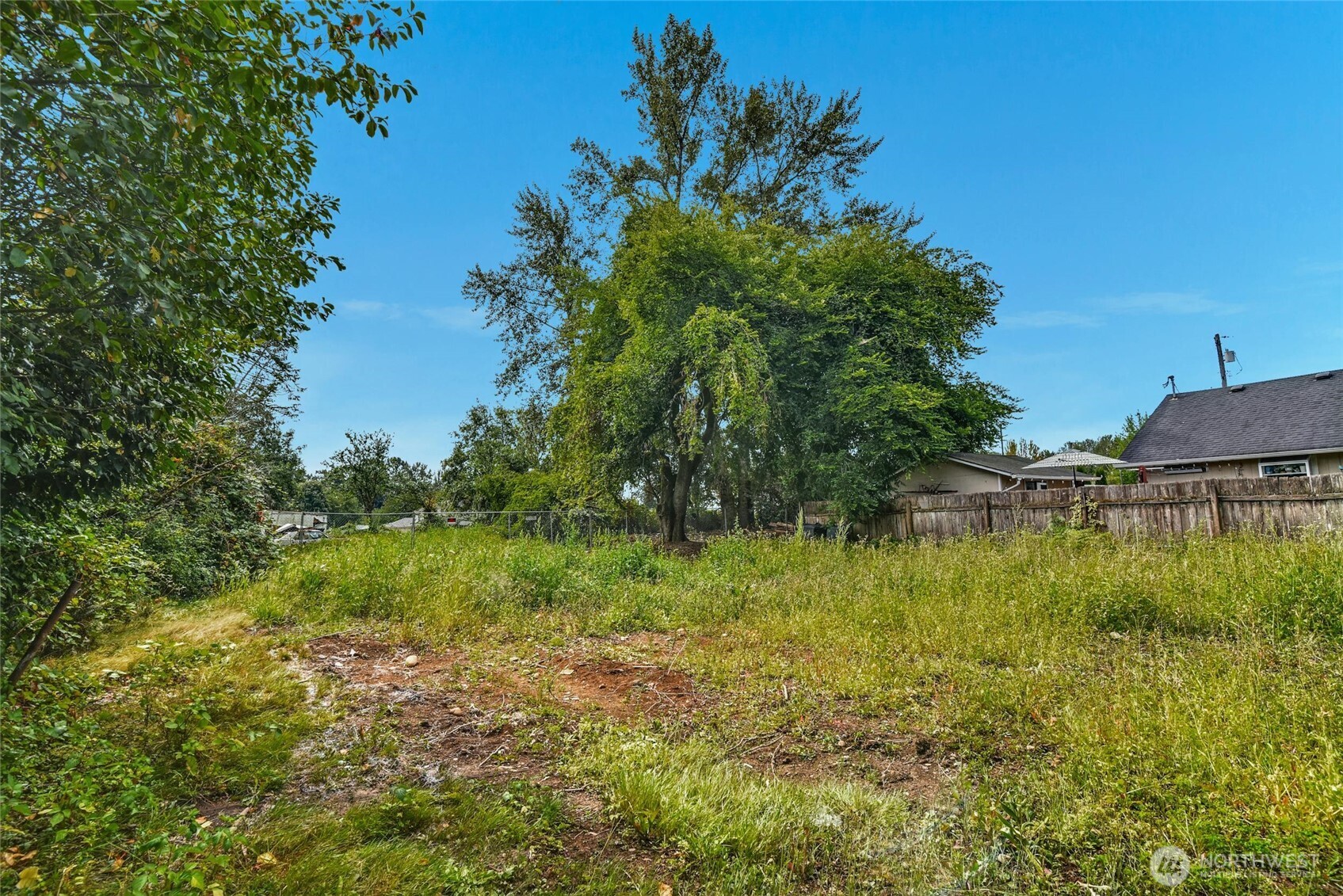 523 Park Street Property Photo 5