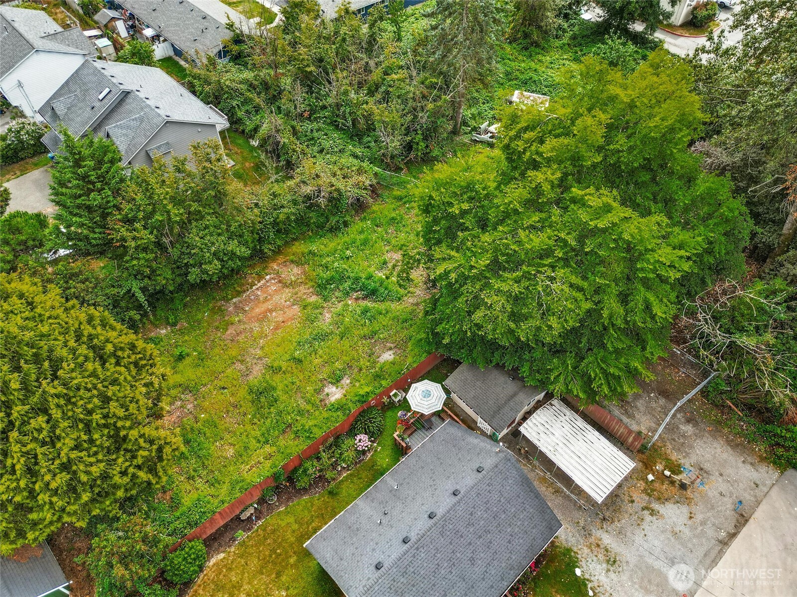 523 Park Street Property Photo 8