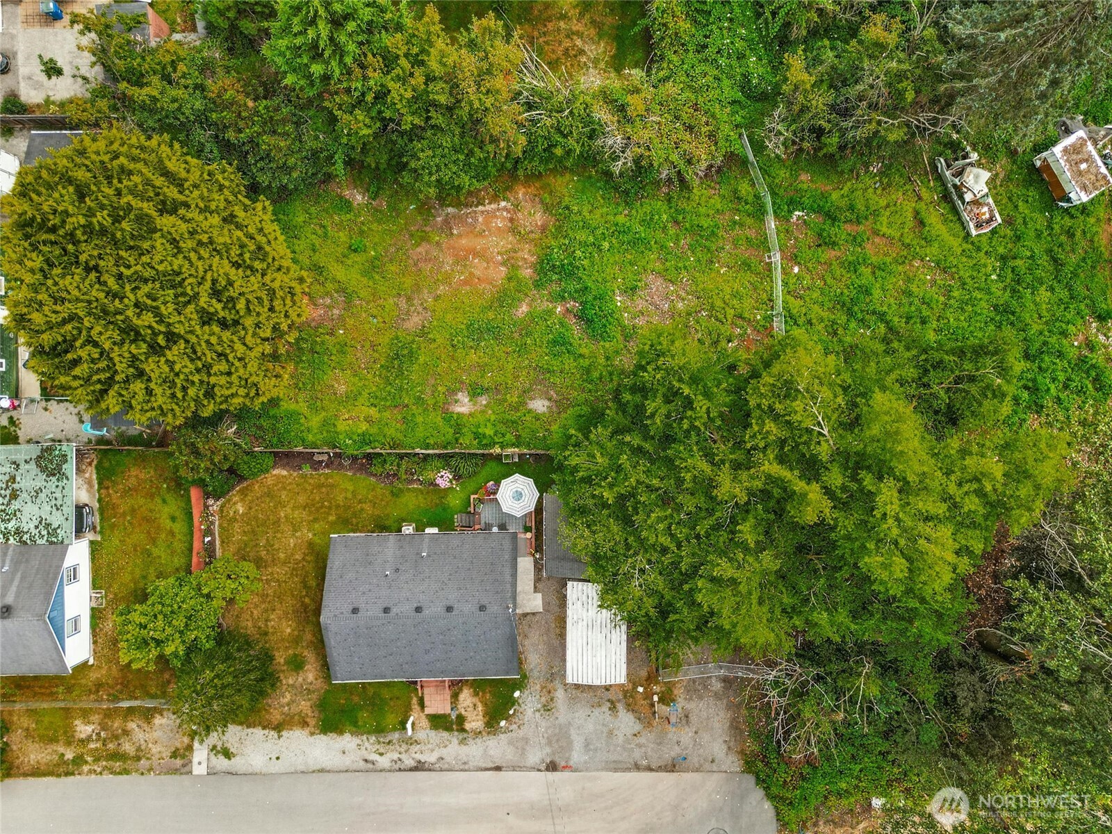 523 Park Street Property Photo 9