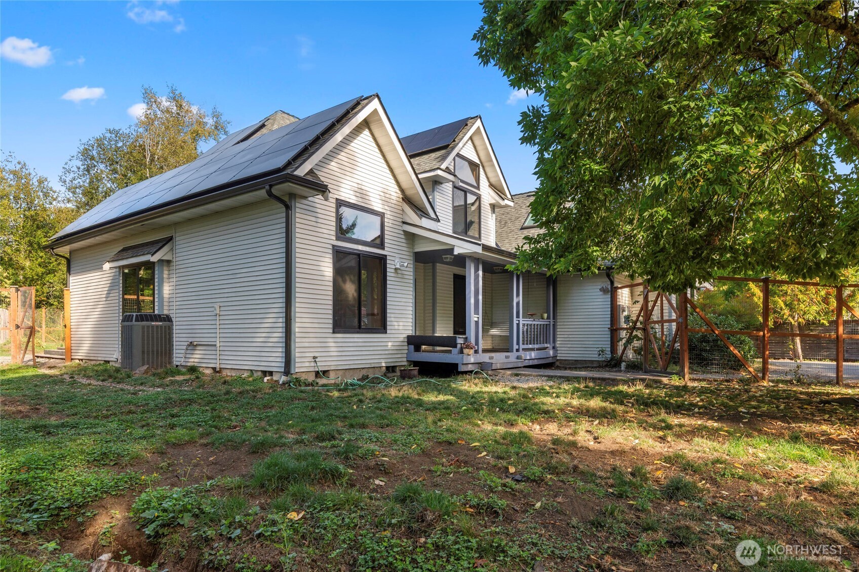 7601 Earling Street Property Photo 3