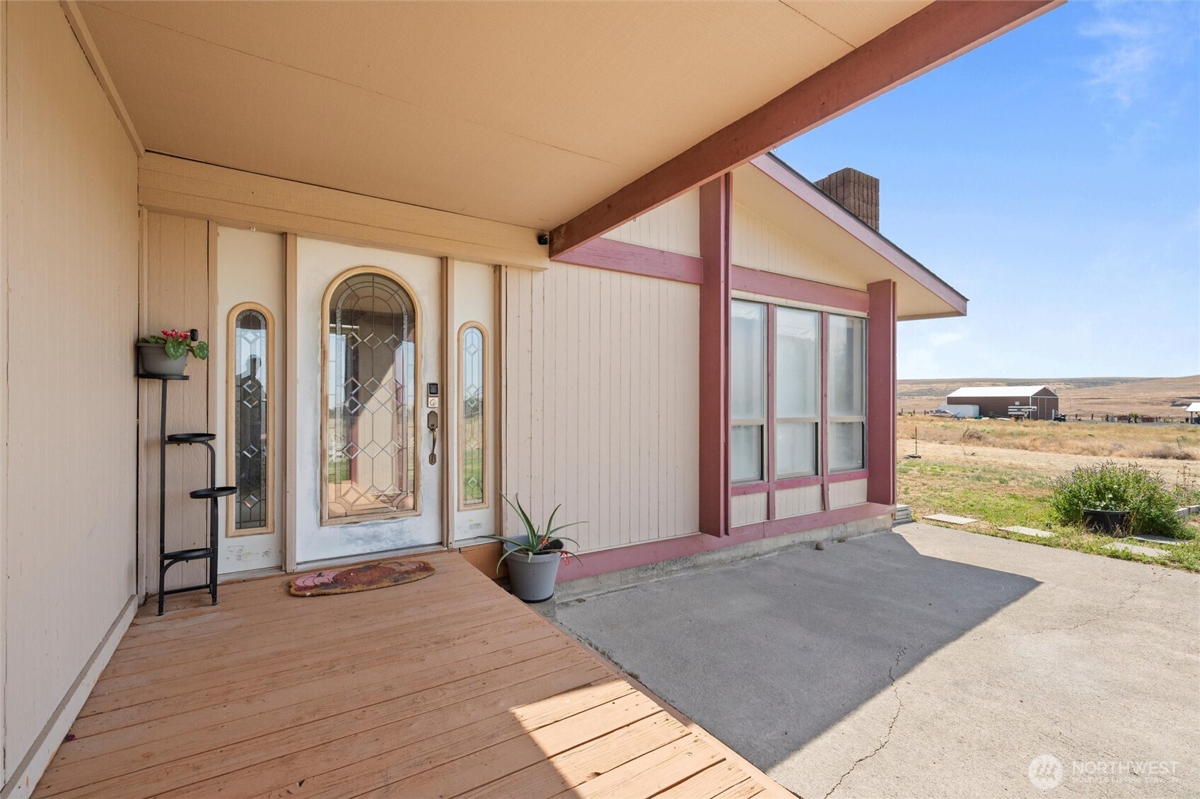 411 N Wahl Property Photo 4