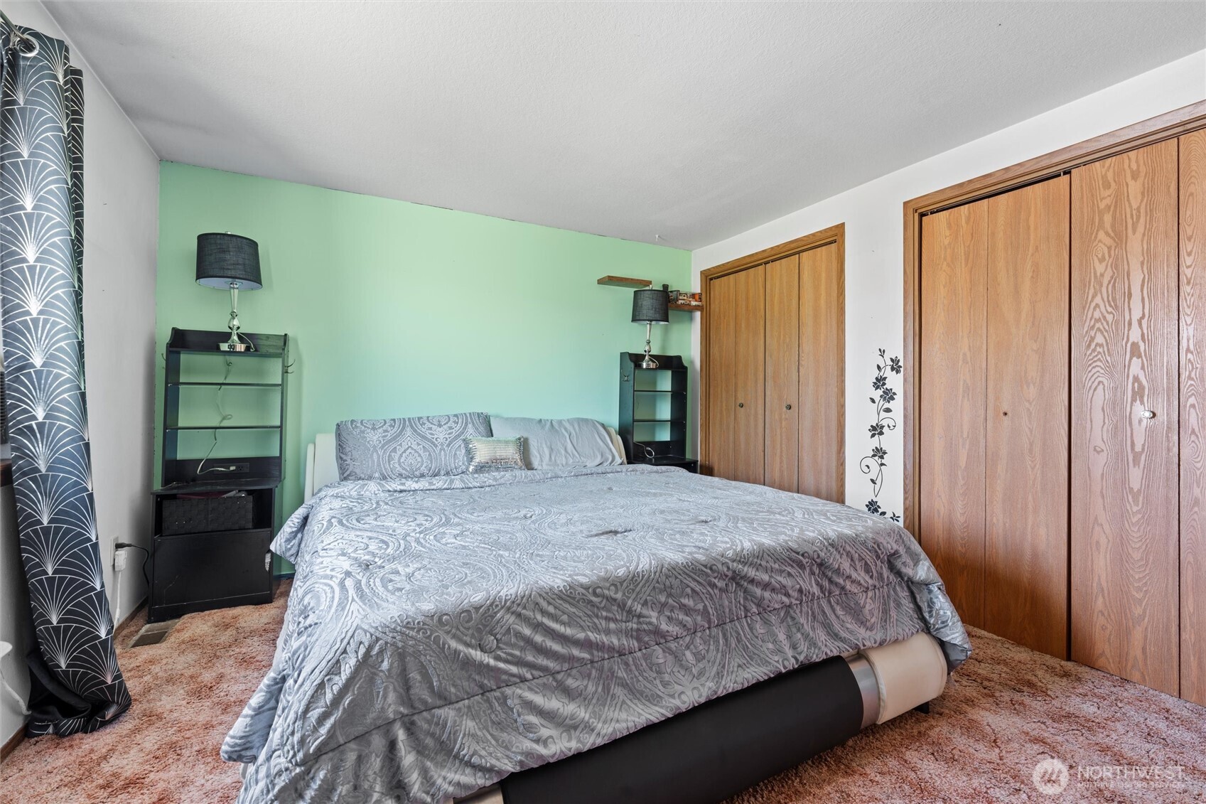 411 N Wahl Property Photo 12