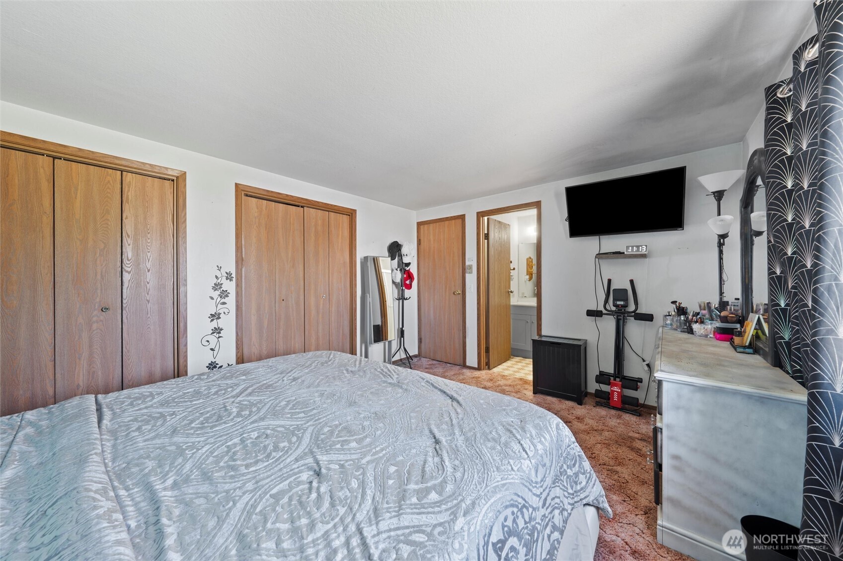 411 N Wahl Property Photo 13