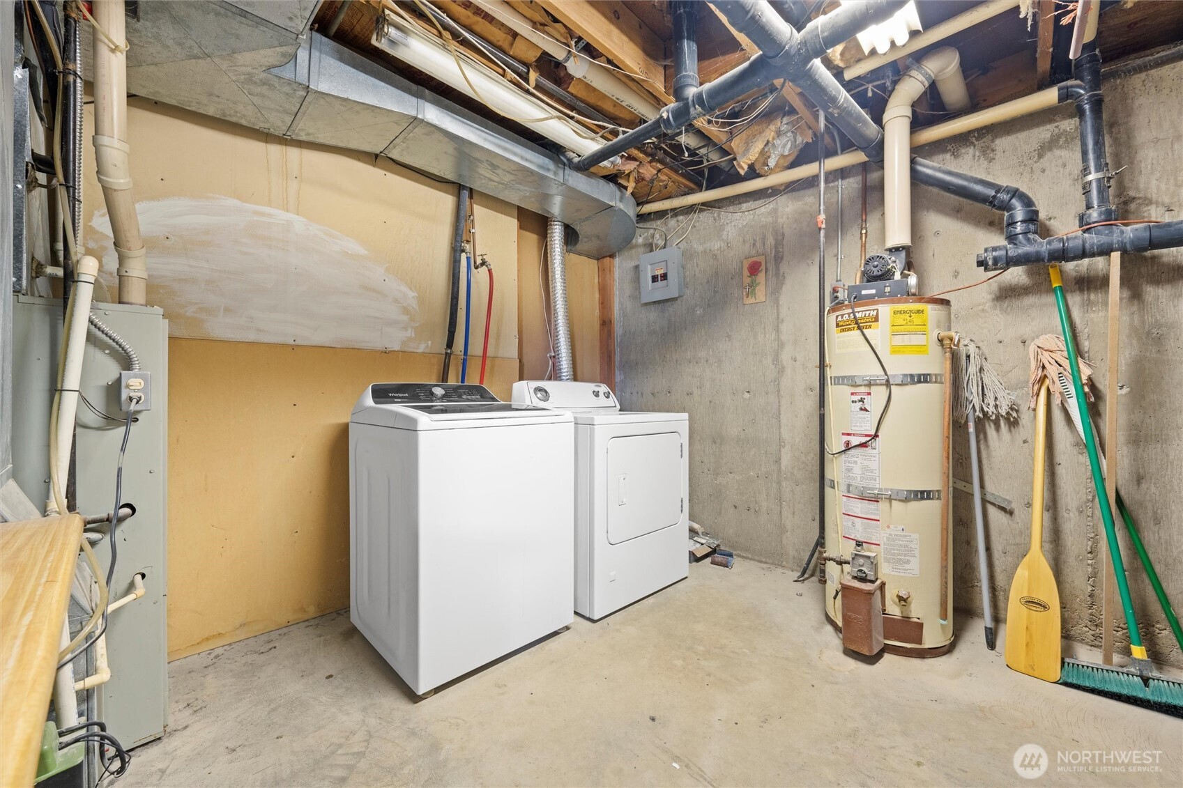 411 N Wahl Property Photo 24