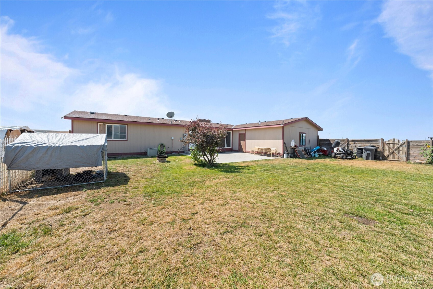 411 N Wahl Property Photo 32