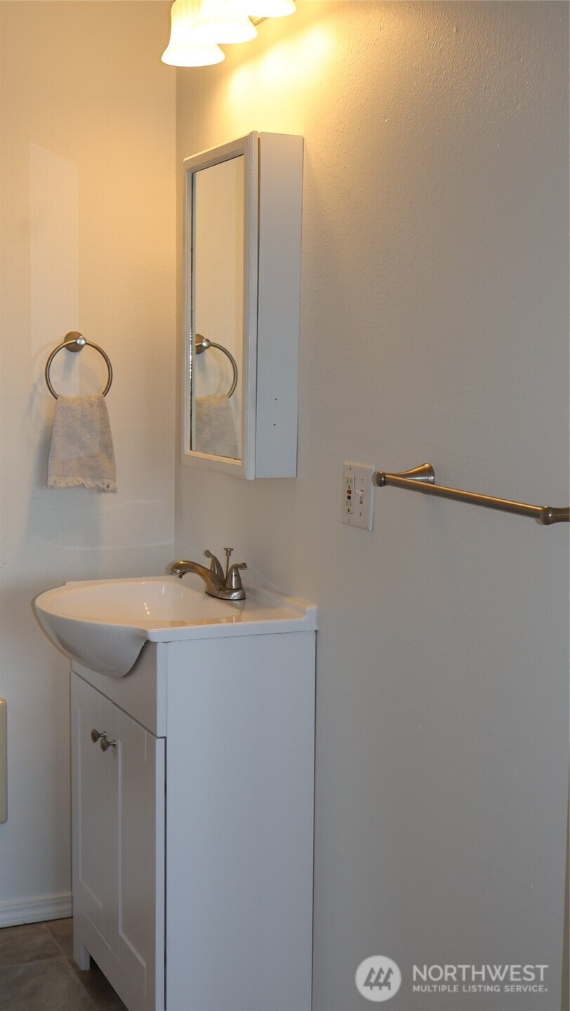 3140 E Washington Property Photo 28