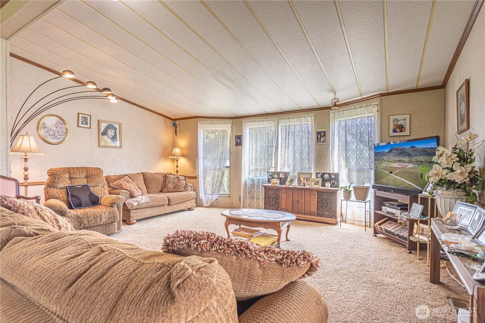 1096 Highway 7 Property Photo 11