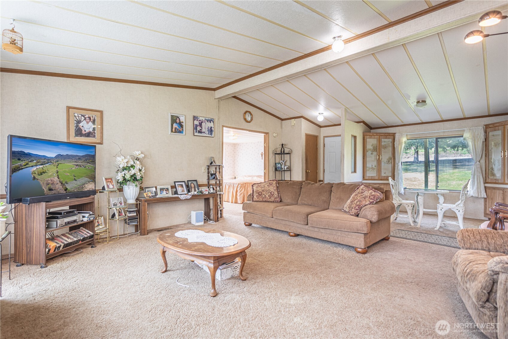1096 Highway 7 Property Photo 12