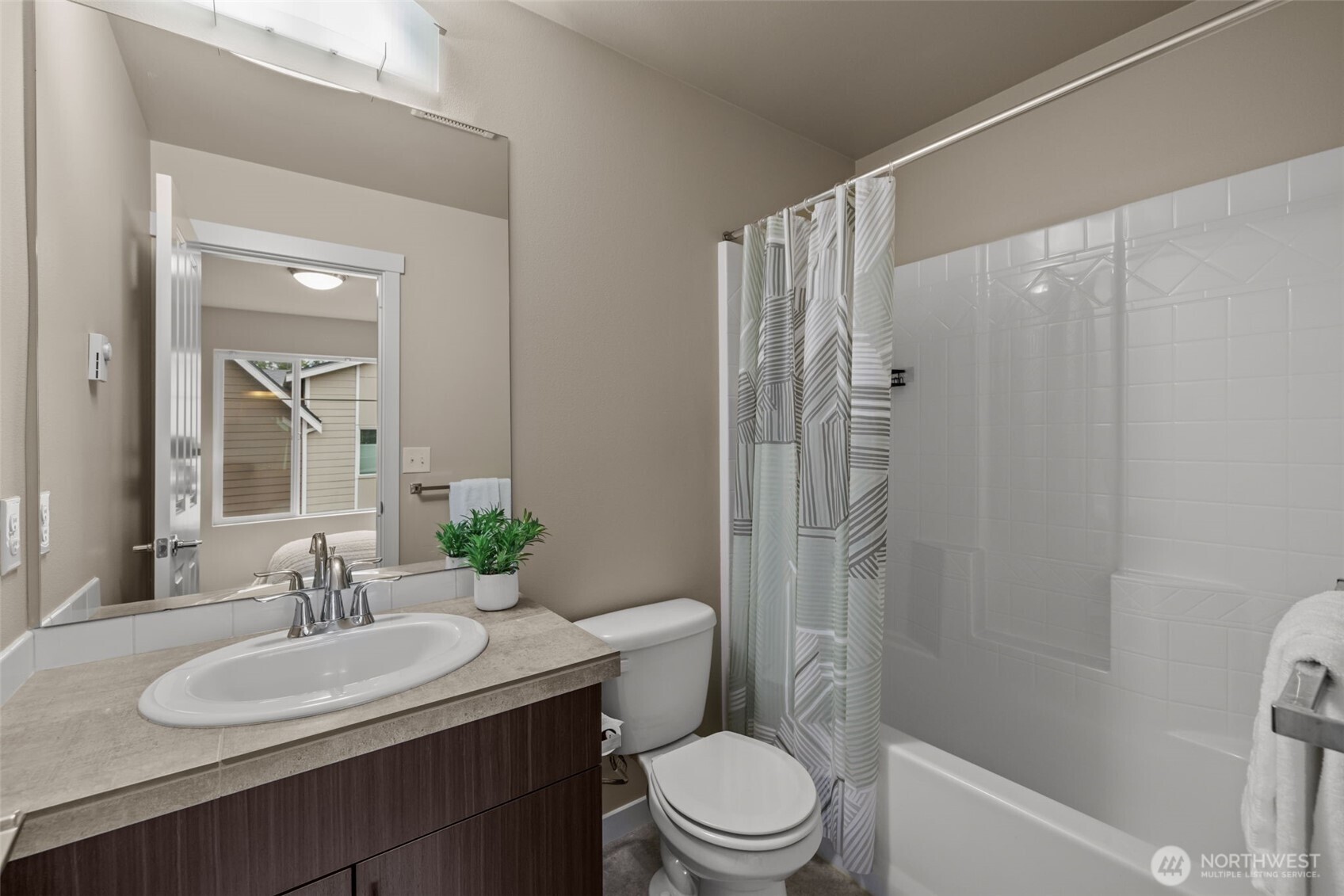 12925 3rd Avenue D3 Property Photo 22