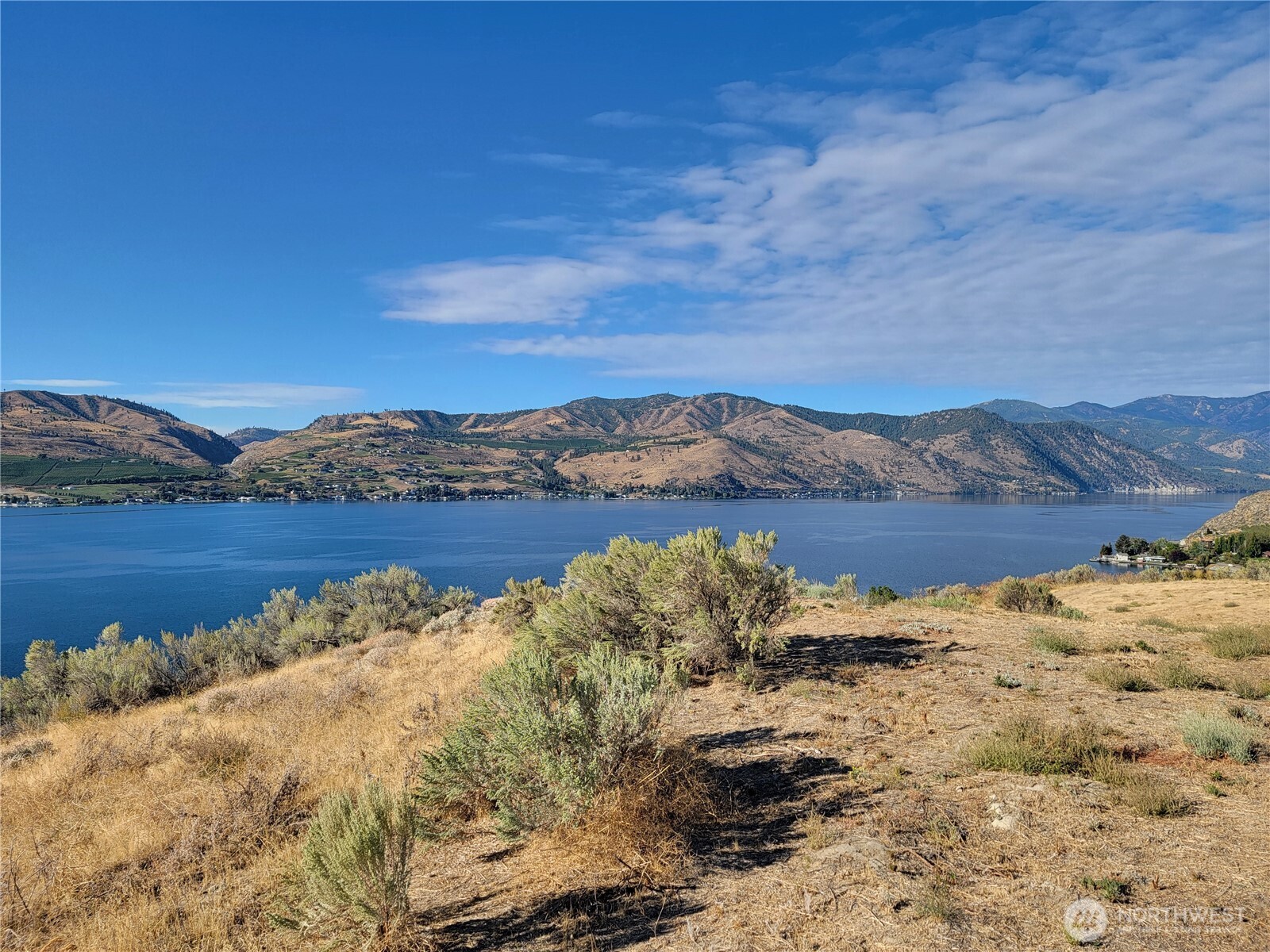 211 Viewland Way Property Photo 4