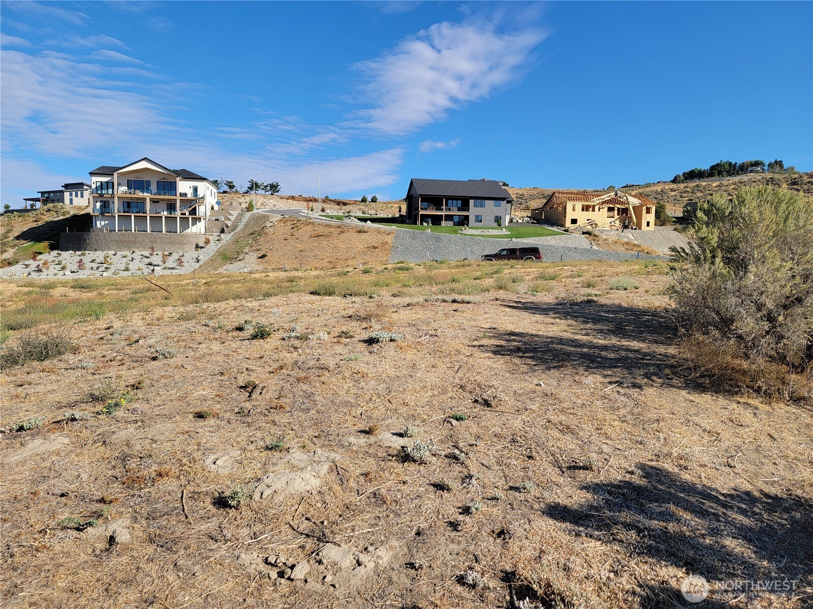 211 Viewland Way Property Photo 9