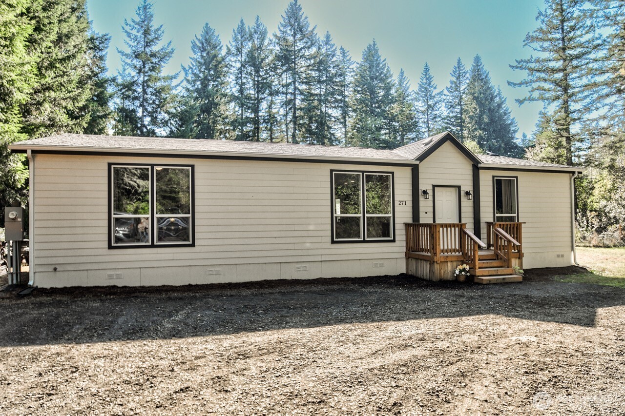 271 E Lansky Drive Property Photo 1