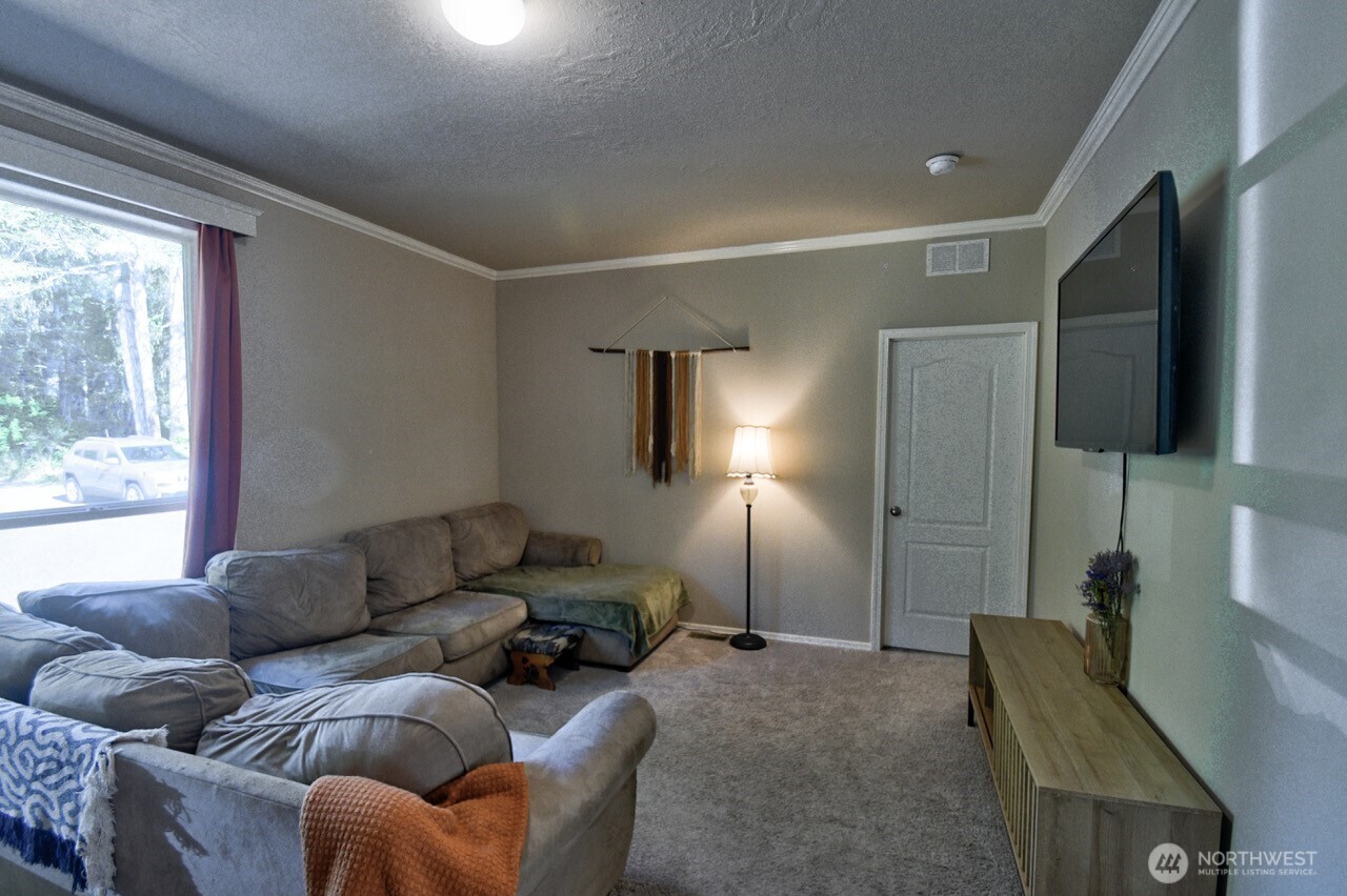 271 E Lansky Drive Property Photo 4