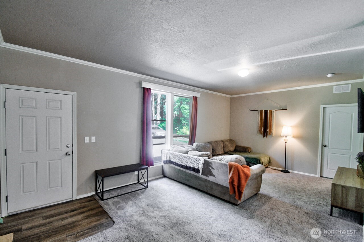 271 E Lansky Drive Property Photo 5