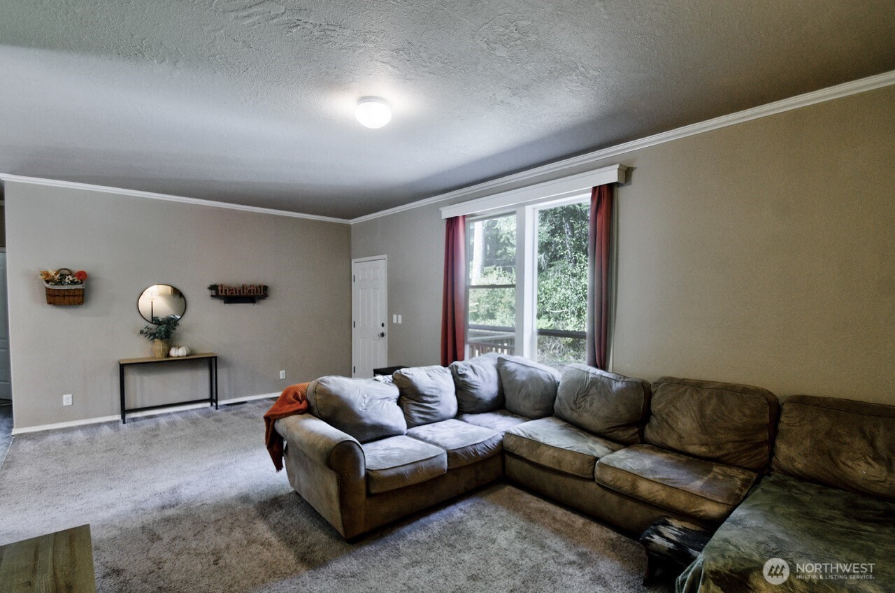 271 E Lansky Drive Property Photo 6