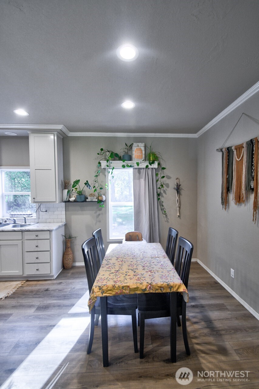 271 E Lansky Drive Property Photo 8