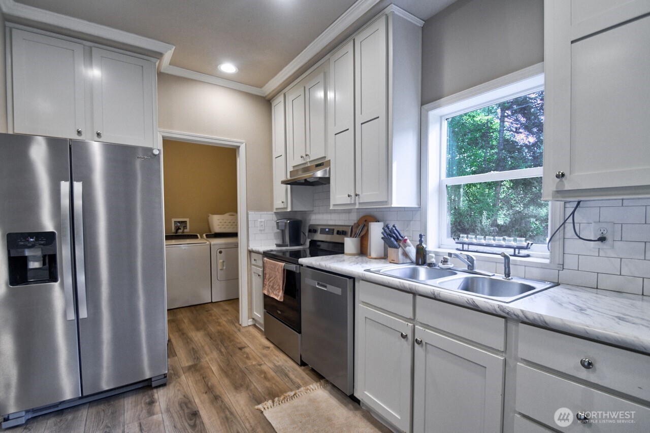 271 E Lansky Drive Property Photo 11