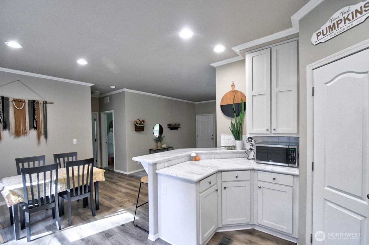 271 E Lansky Drive Property Photo 12