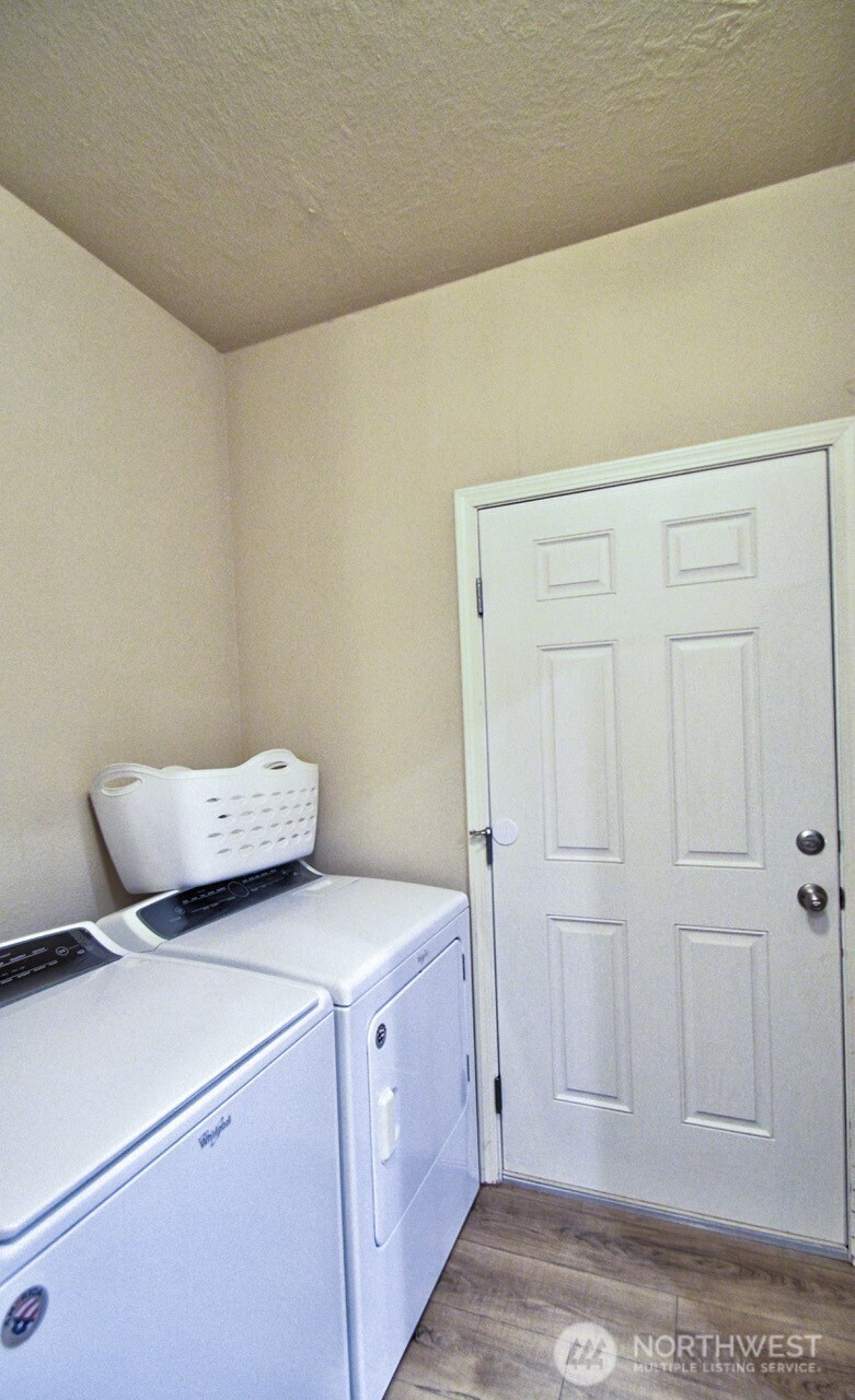 271 E Lansky Drive Property Photo 13