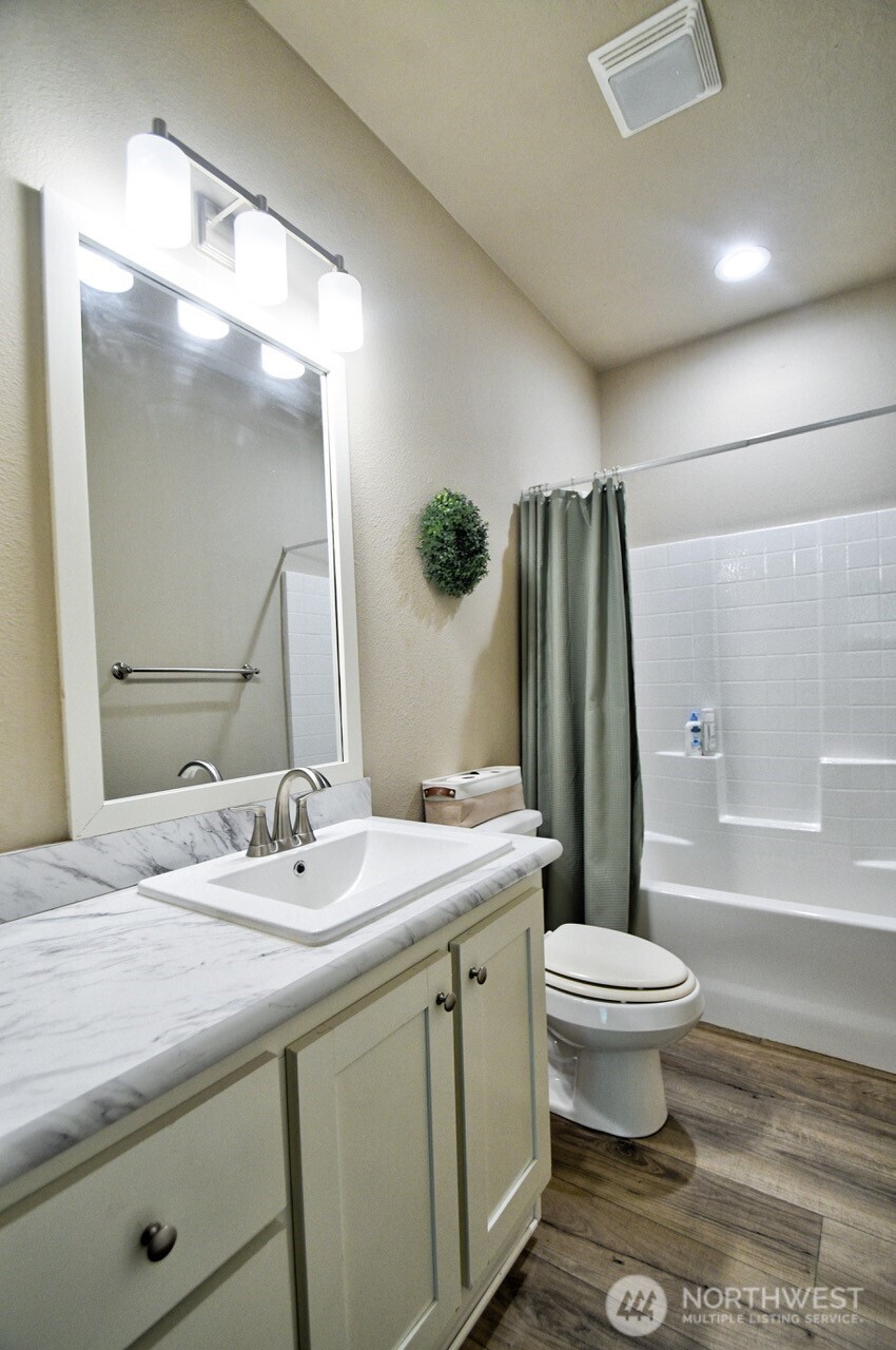 271 E Lansky Drive Property Photo 27