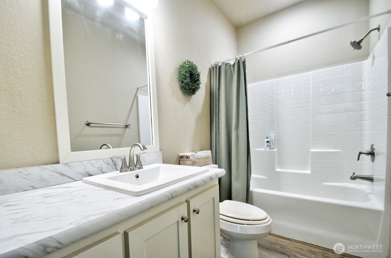 271 E Lansky Drive Property Photo 28