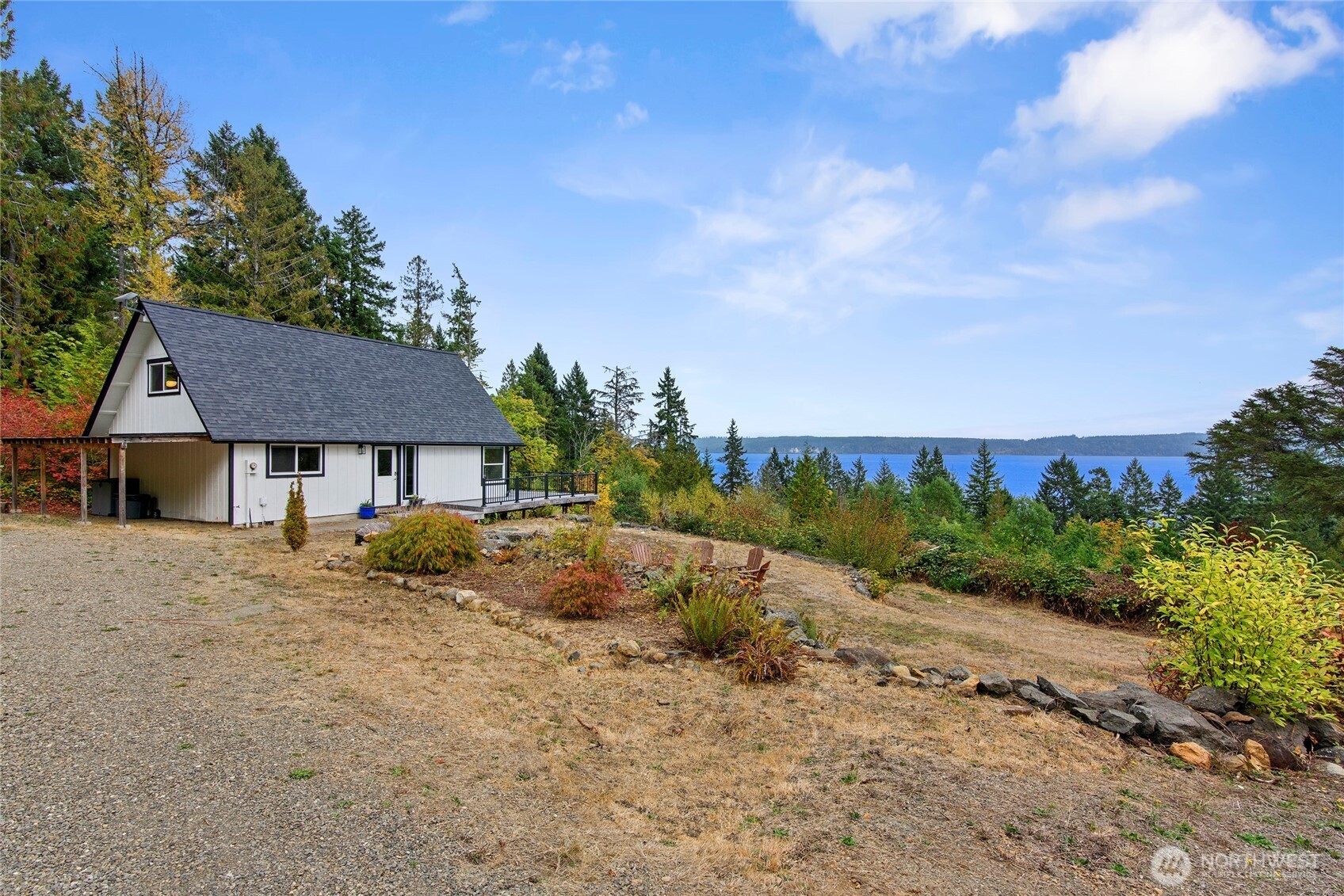 304292 Highway 101 Property Photo 2
