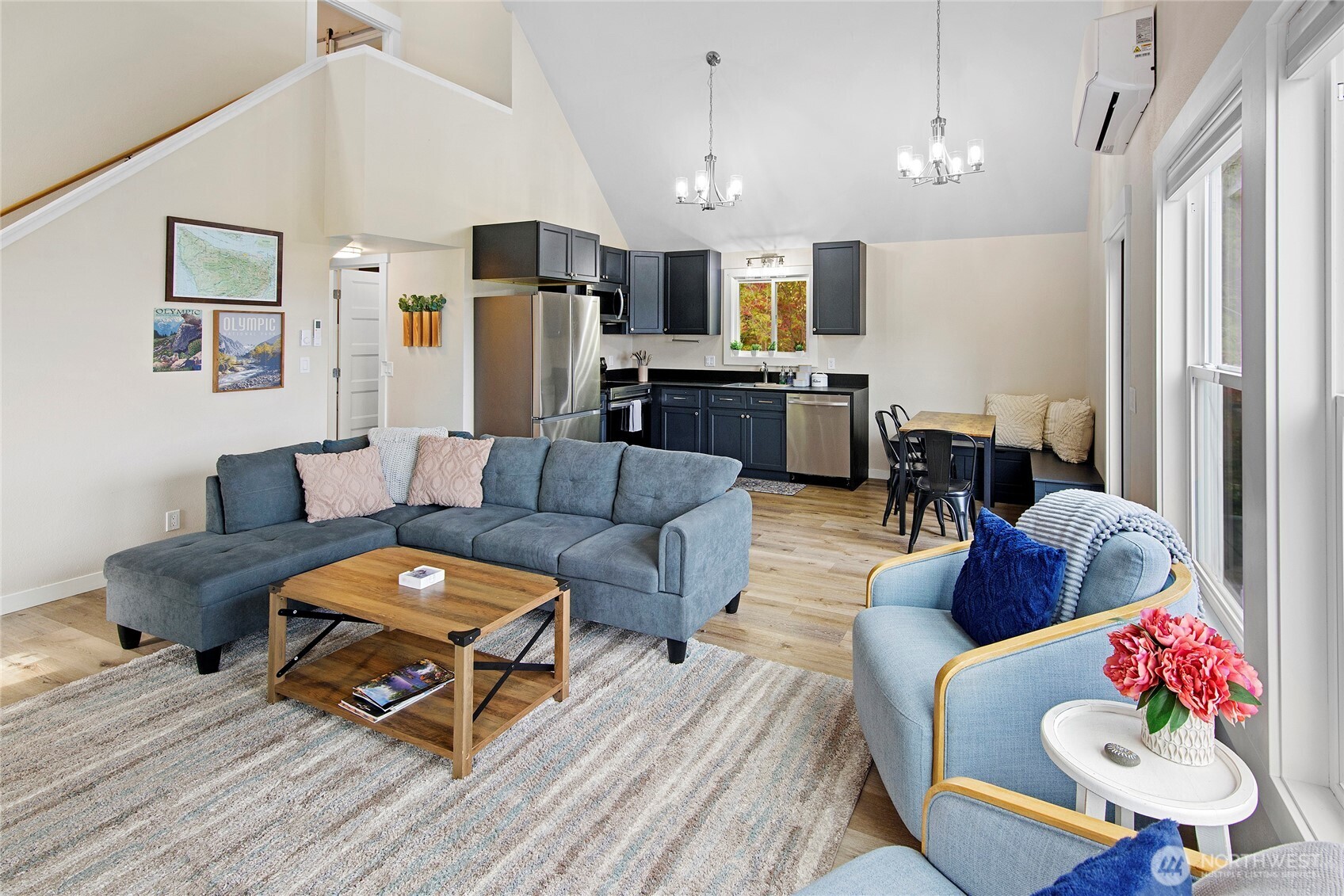 304292 Highway 101 Property Photo 7