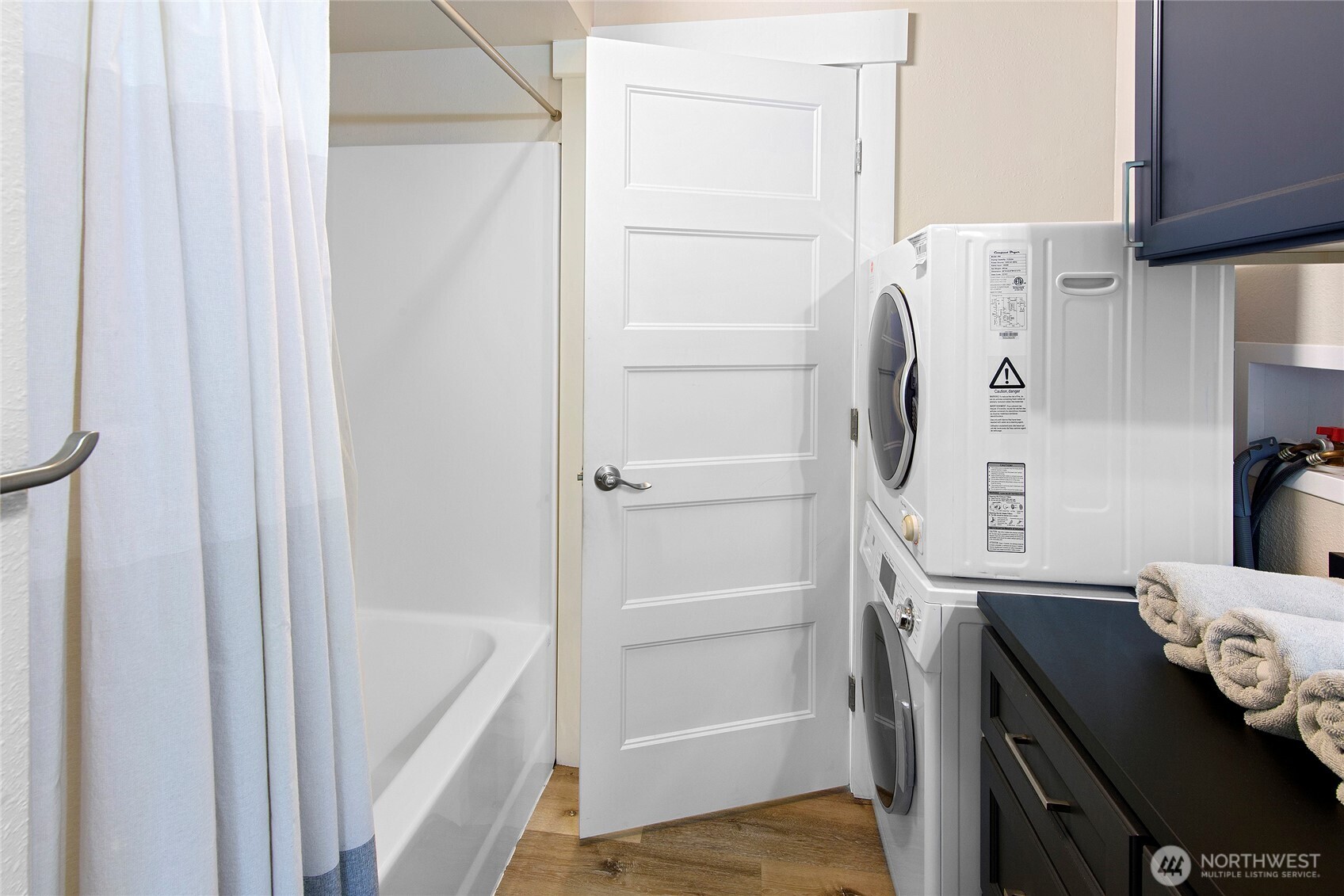 304292 Highway 101 Property Photo 13