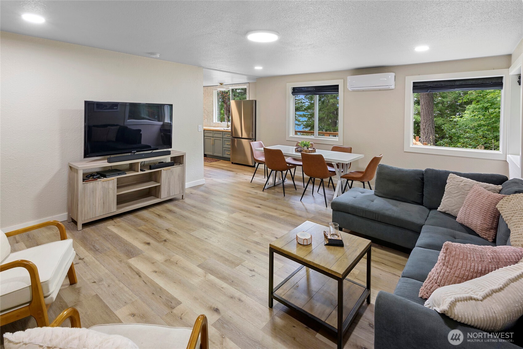 304292 Highway 101 Property Photo 30