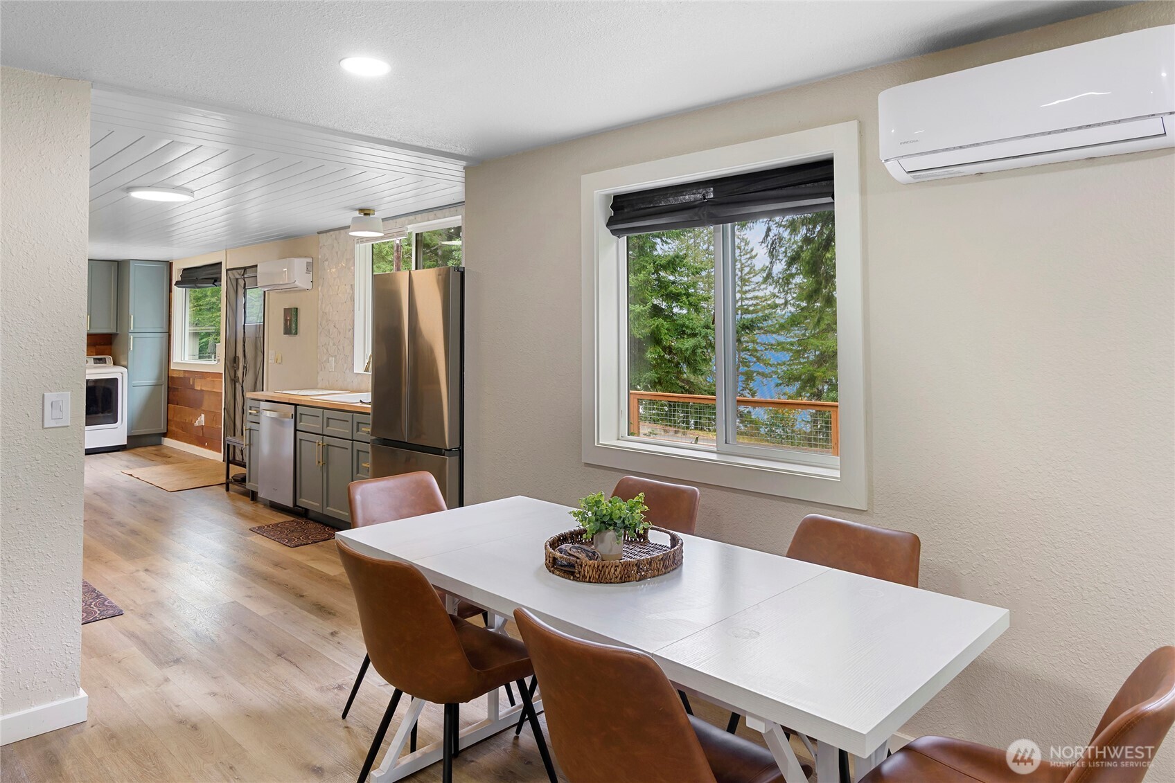 304292 Highway 101 Property Photo 31