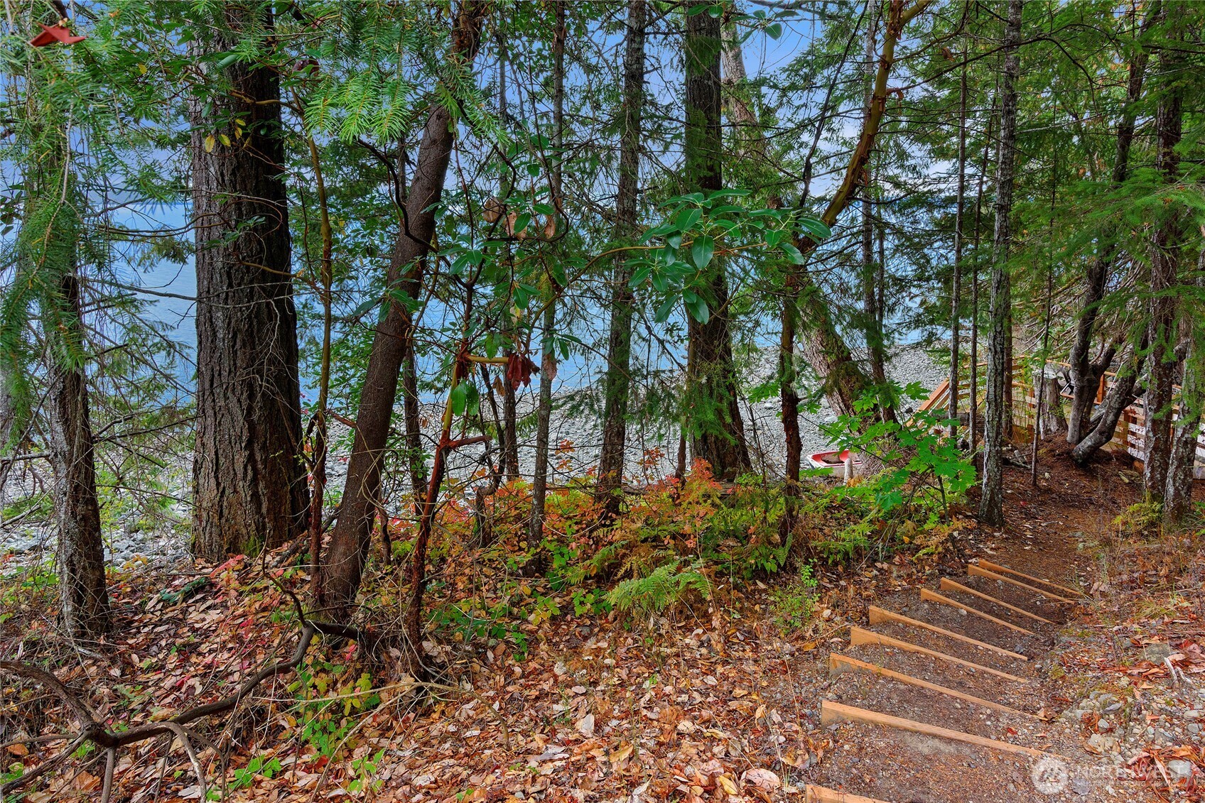 304292 Highway 101 Property Photo 38