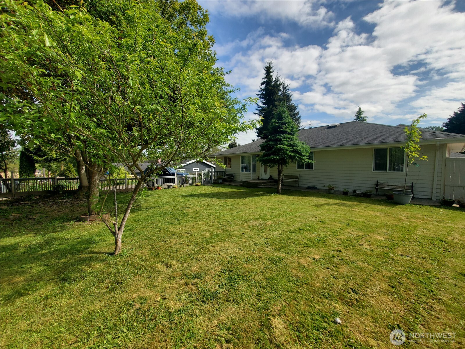 16 E Intercity Avenue Property Photo 1