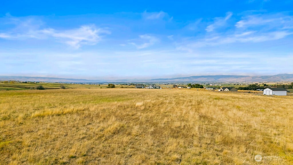 411 (nka) Rolling Hill Drive Property Photo 11