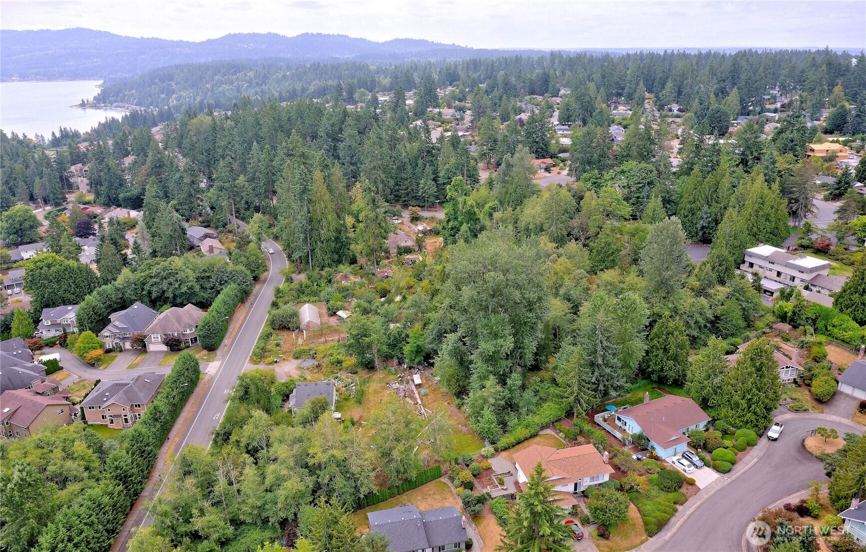 17204 Northup Way Property Photo 3